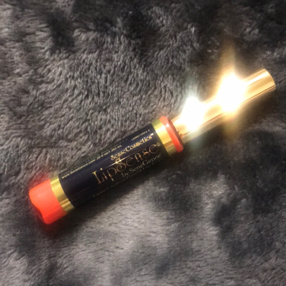 Samon Lipsense - Picture 2 of 2